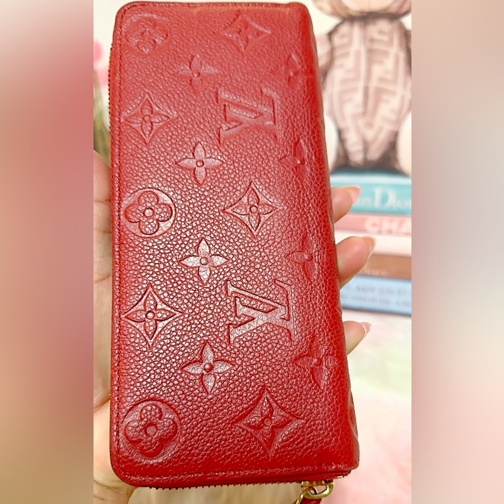 Louis Vuitton Zippy Wallet in Monogram Empreinte Leather - Picture 14 of 15